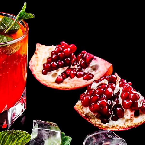 Real pomegranate taste in liqueurs and liqueurs